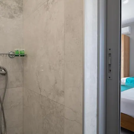 Paradise Apartment *
